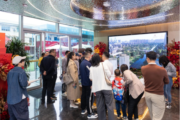首开成交超亿元!长沙再添新地标,让您拎包入驻即开业